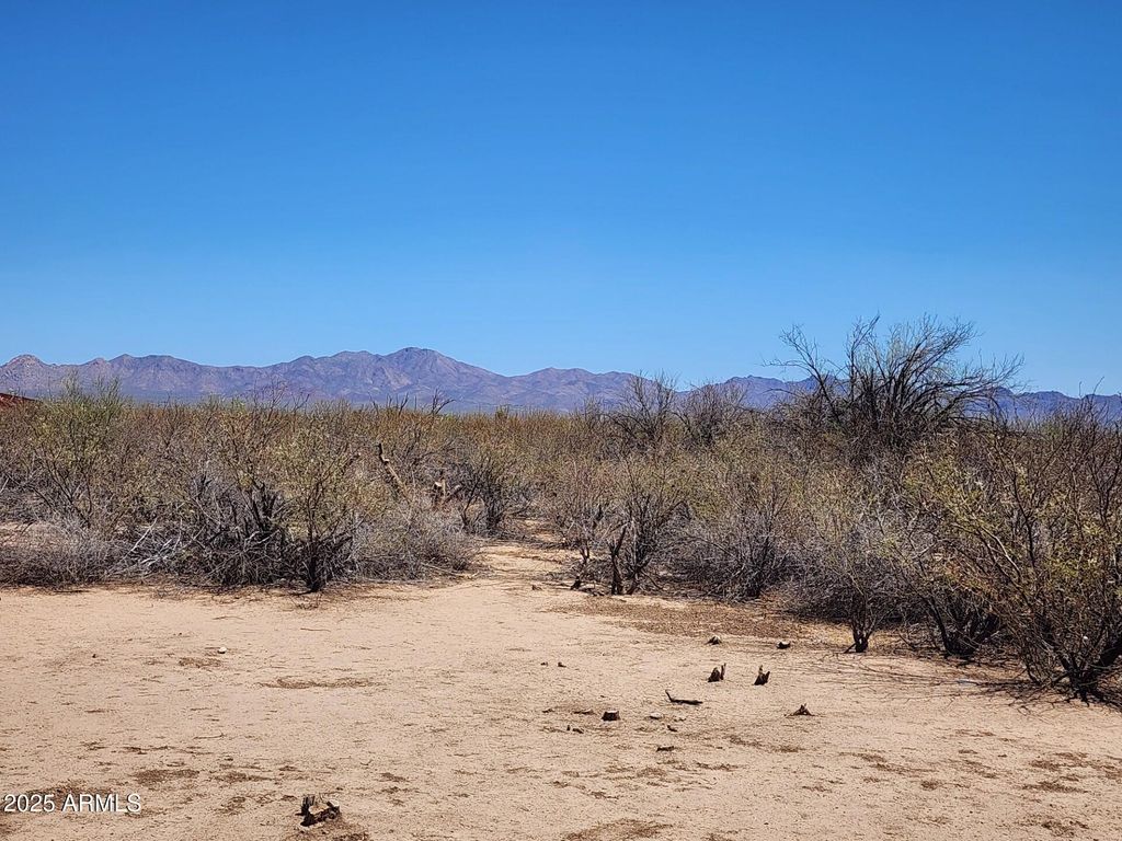 Image 18 of property listing at 13122 W DUSTY FLAT Place -, Tucson, AZ 85735