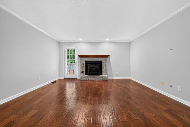 1307 Barbara Dr, Clarksville, TN 37043