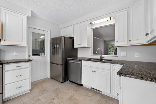 1307 Barbara Dr, Clarksville, TN 37043