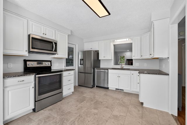 1307 Barbara Dr, Clarksville, TN 37043