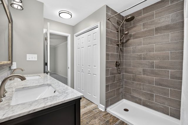 1307 Barbara Dr, Clarksville, TN 37043