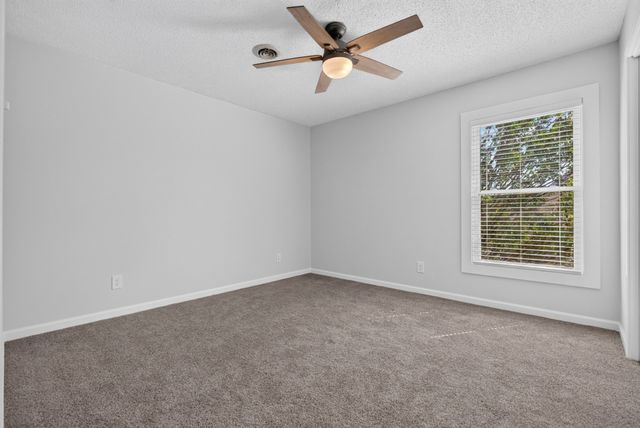 1307 Barbara Dr, Clarksville, TN 37043