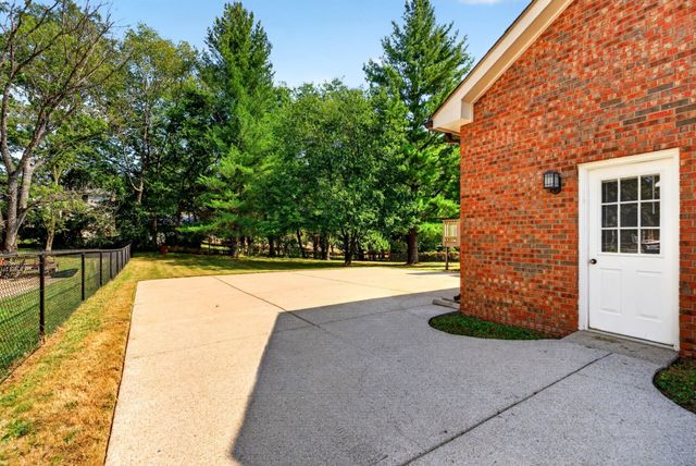 1307 Barbara Dr, Clarksville, TN 37043
