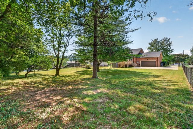 1307 Barbara Dr, Clarksville, TN 37043