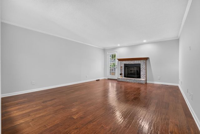 1307 Barbara Dr, Clarksville, TN 37043