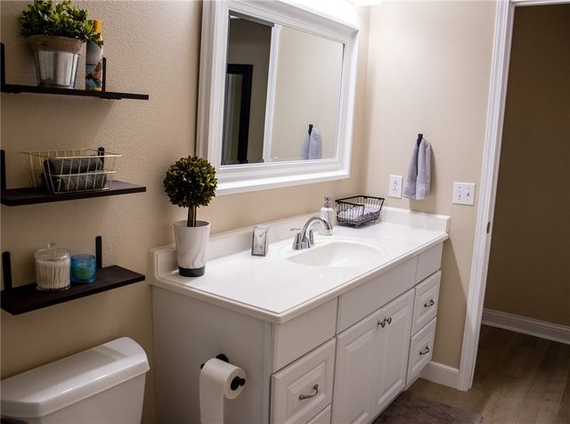 14898 Dutchmans Drive, Rogers, AR 72756