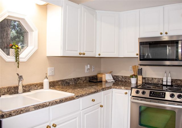 14898 Dutchmans Drive, Rogers, AR 72756