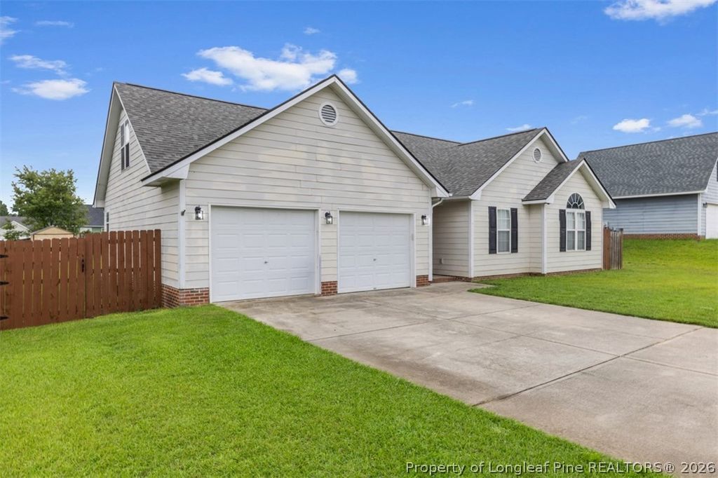 172 Walden Green Drive, Raeford, NC 28376 — photo 3