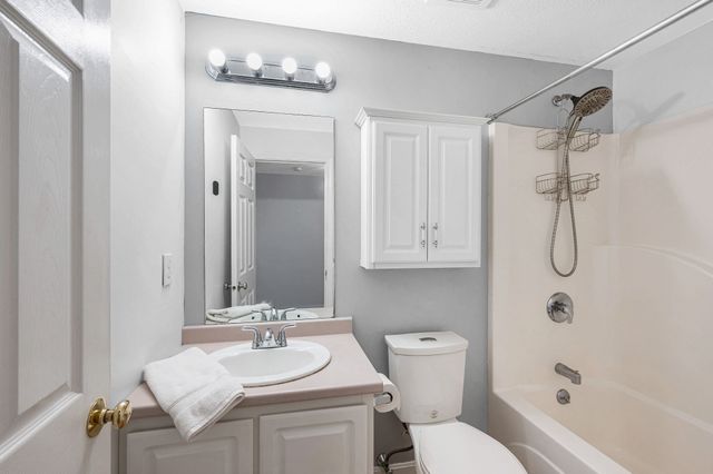 4 Georgetowne 4, Nashua, NH 03062