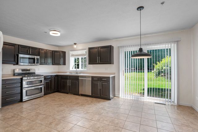 4 Georgetowne 4, Nashua, NH 03062