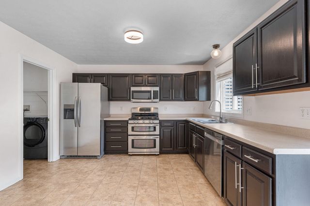 4 Georgetowne 4, Nashua, NH 03062