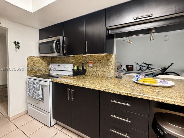 14107 SW 66th St D7, Miami, FL 33183