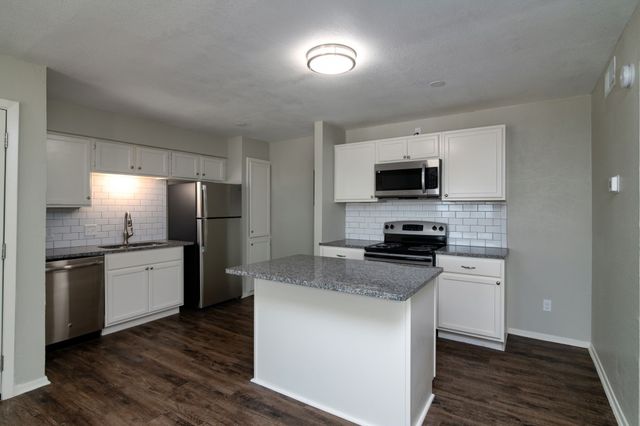 8037 W Elizabeth Lane 223, Fort Worth, TX 76116