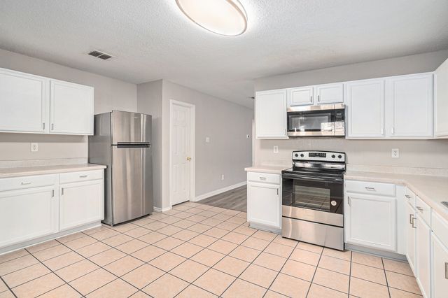 936 Rose Crystal Way, Fort Worth, TX 76179