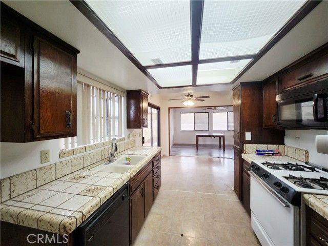 12850 Bermuda Dunes Drive, Victorville, CA 92395