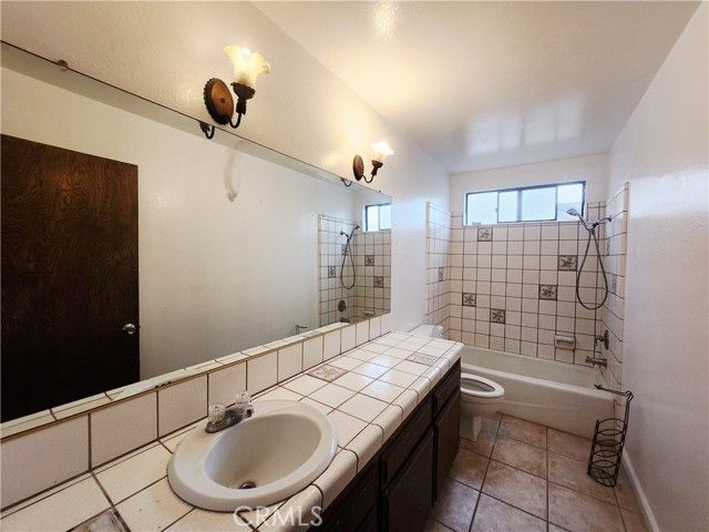 12850 Bermuda Dunes Drive, Victorville, CA 92395