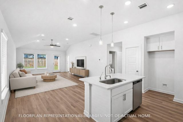 1010 Garnet Star Drive, La Marque, TX 77568