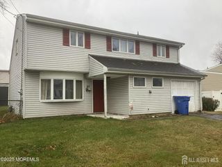 27 Mabaline Road, Old Bridge, NJ 08857