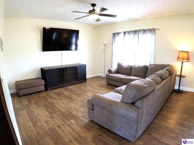 215 Blue Ridge Way, Vine Grove, KY 40175