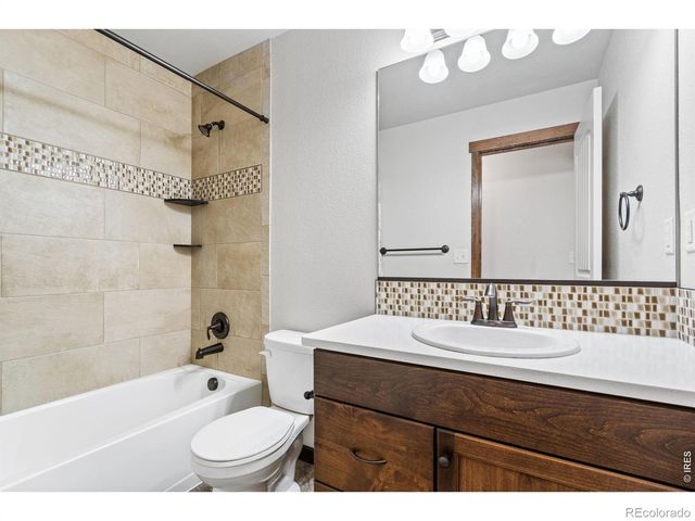 7025 Sage Meadows Drive, Wellington, CO 80549