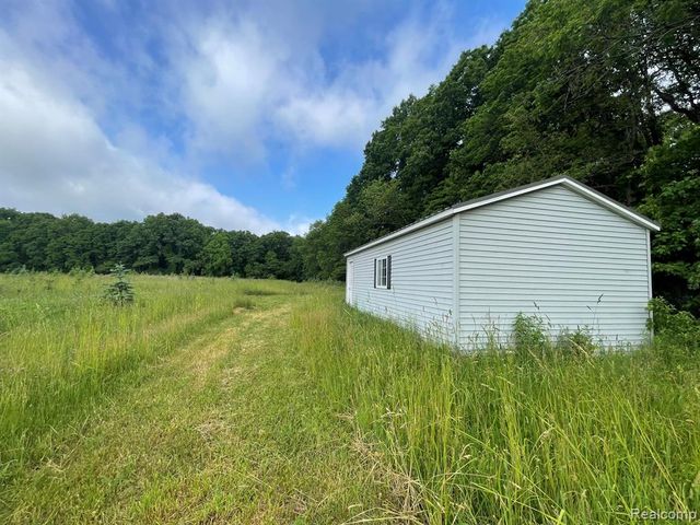 08 Tipsico Lake, Highland, MI 48357