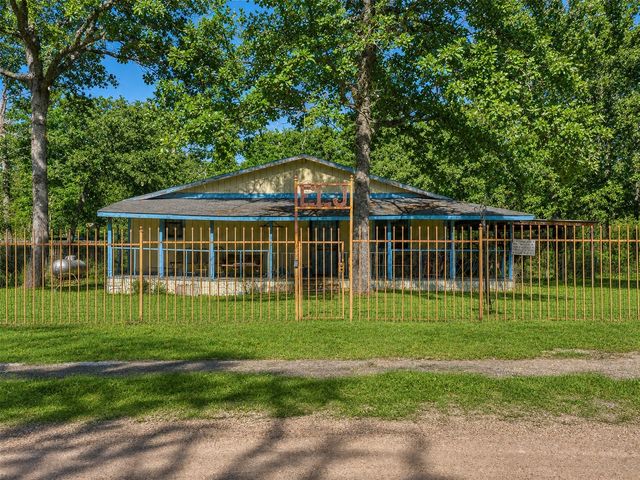 108 Blackfoot Drive, Mabank, TX 75156