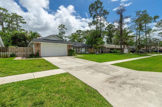 13976 Aster Ave, Wellington, FL 33414