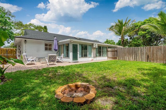 13976 Aster Ave, Wellington, FL 33414