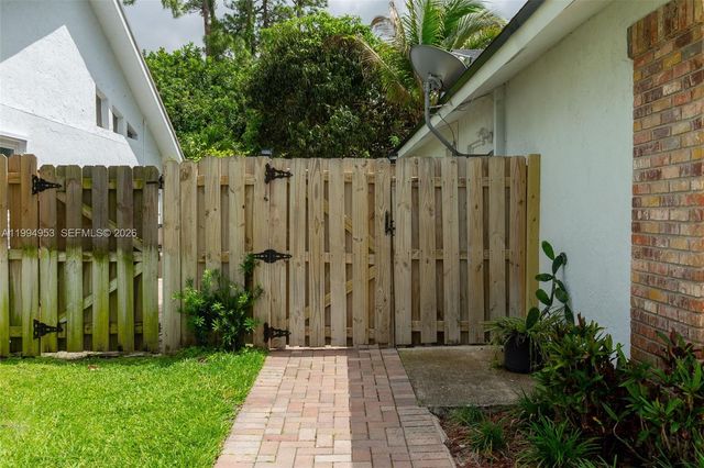 13976 Aster Ave, Wellington, FL 33414