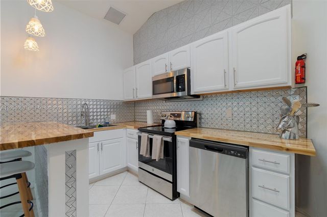 13976 Aster Ave, Wellington, FL 33414