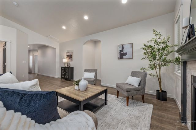 7565 W Itasco Dr, Boise, ID 83709