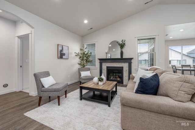 7565 W Itasco Dr, Boise, ID 83709