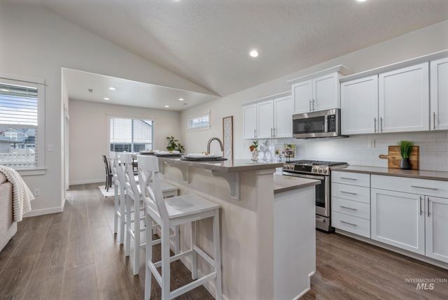 7565 W Itasco Dr, Boise, ID 83709