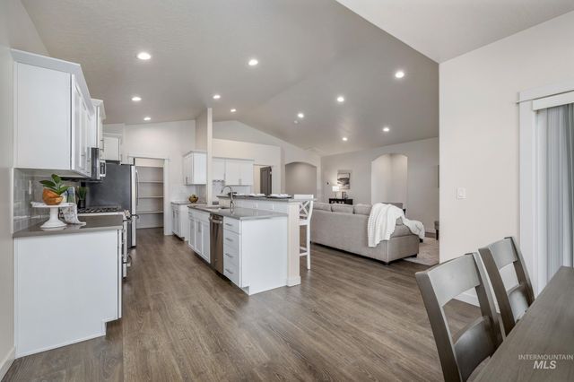 7565 W Itasco Dr, Boise, ID 83709