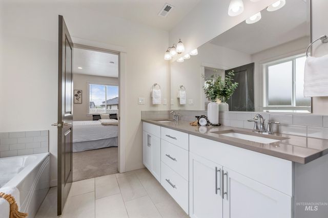 7565 W Itasco Dr, Boise, ID 83709