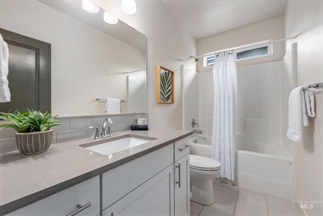 7565 W Itasco Dr, Boise, ID 83709