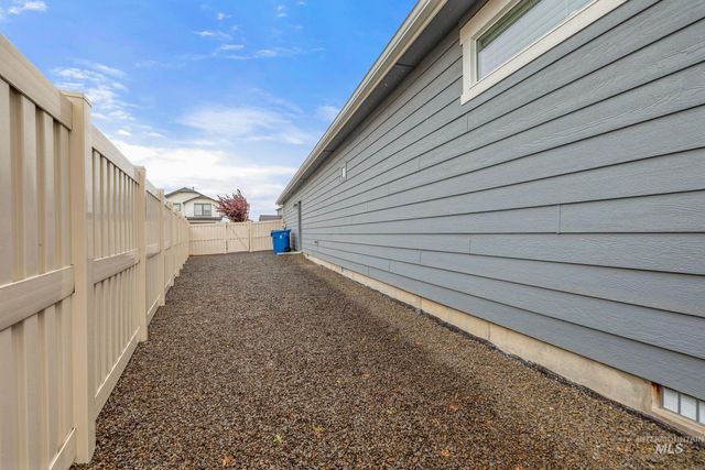 7565 W Itasco Dr, Boise, ID 83709