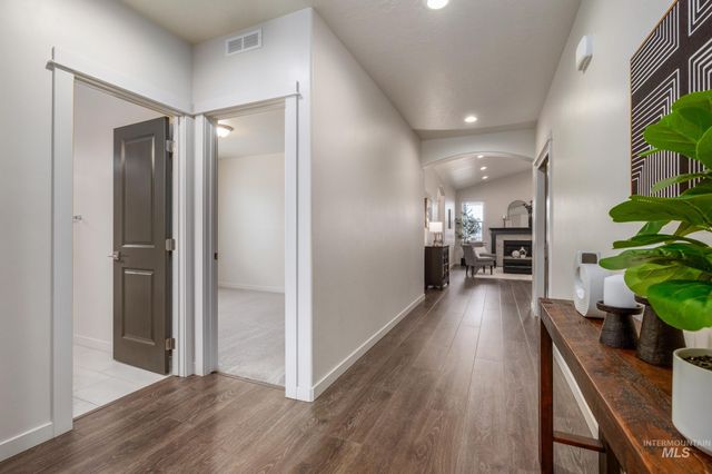 7565 W Itasco Dr, Boise, ID 83709