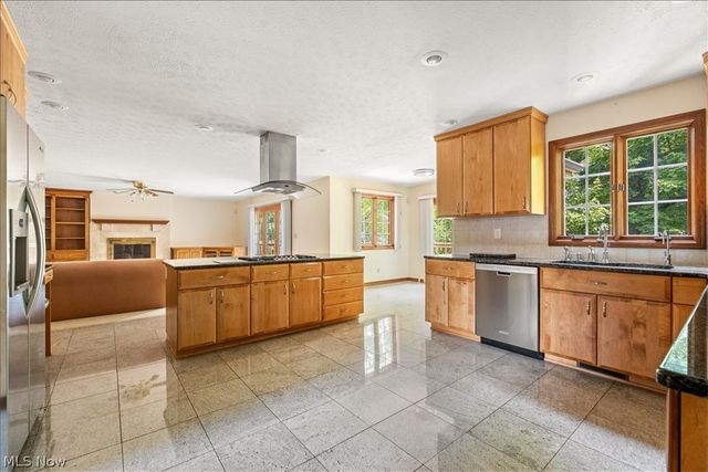 1405 Greenmont Hills Drive, Vienna, WV 26105