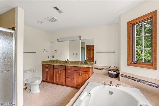 1405 Greenmont Hills Drive, Vienna, WV 26105
