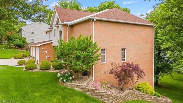 1405 Greenmont Hills Drive, Vienna, WV 26105