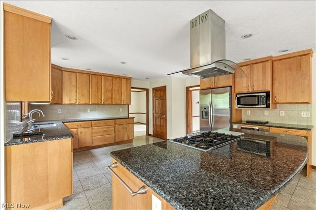 1405 Greenmont Hills Drive, Vienna, WV 26105