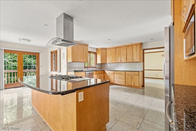 1405 Greenmont Hills Drive, Vienna, WV 26105