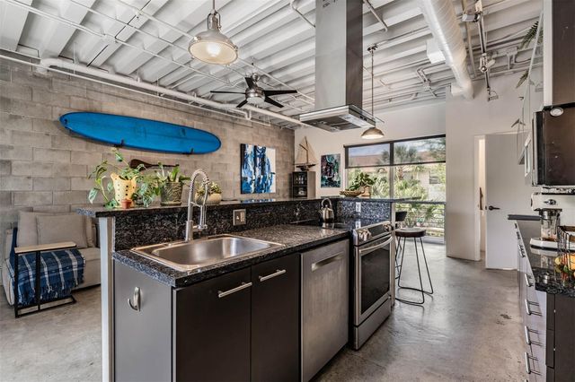 3107 W DE LEON STREET 6, Tampa, FL 33609