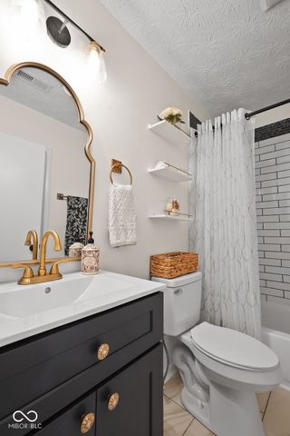 2715 W 78th Street, Indianapolis, IN 46268