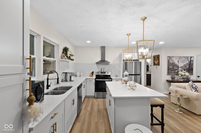 2715 W 78th Street, Indianapolis, IN 46268