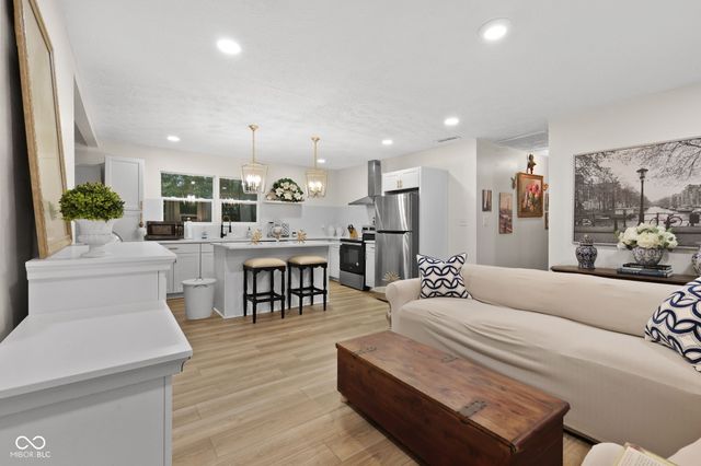 2715 W 78th Street, Indianapolis, IN 46268