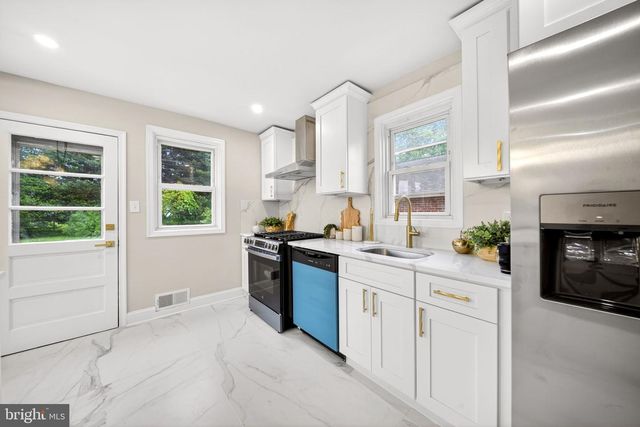 8217 LAUREL DR, Baltimore, MD 21234