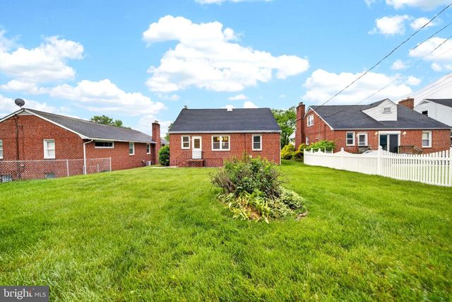 8217 LAUREL DR, Baltimore, MD 21234