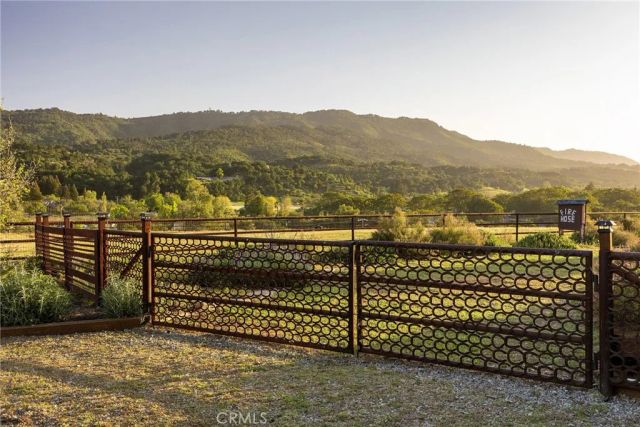10585 Santa Paula Ojai Road, Ojai, CA 93060